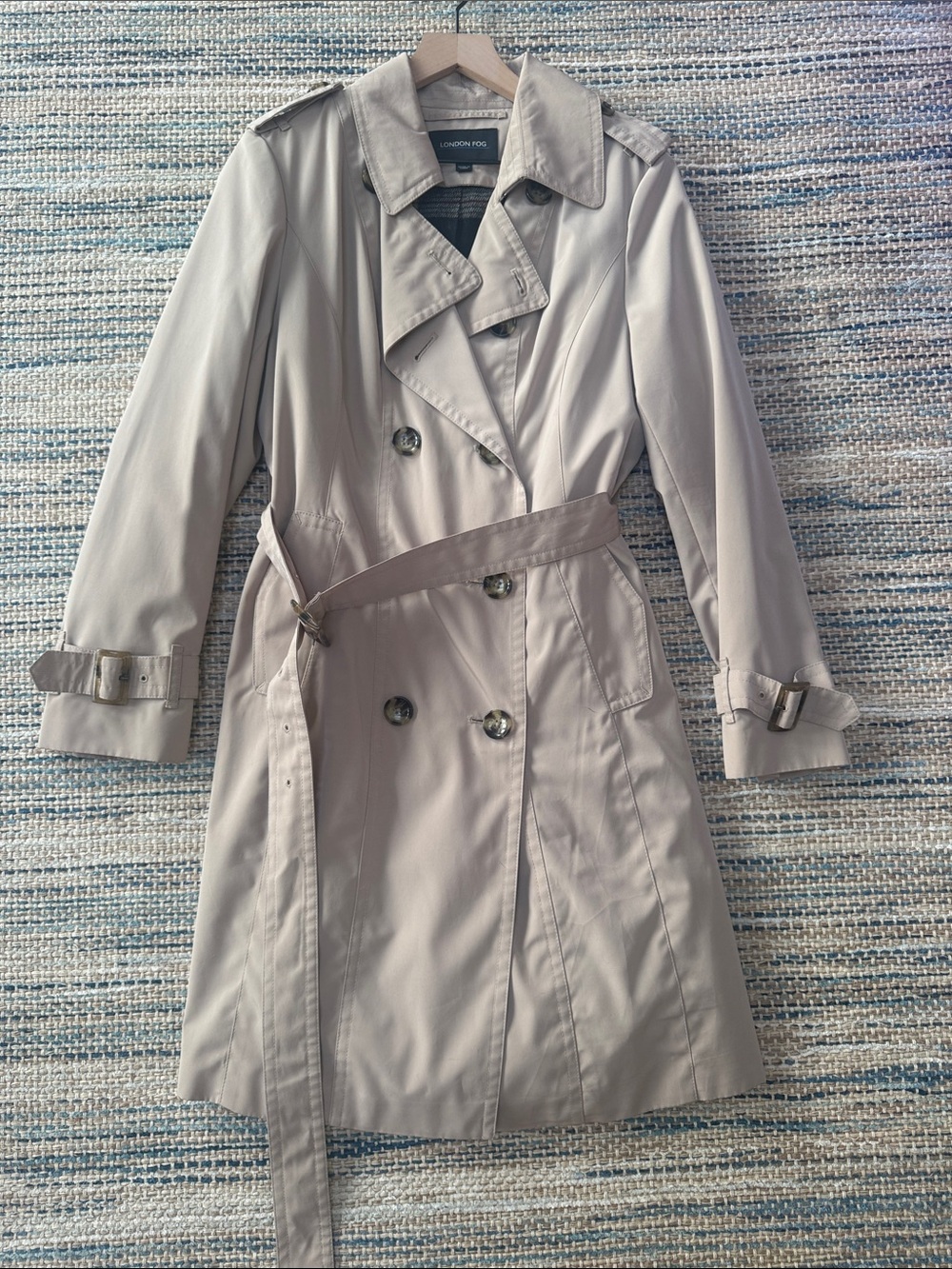 London Fog Light Beige Double-Breasted Trench Coat size medium